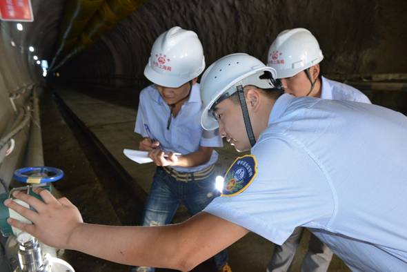 世界最長重載鐵路蒙華鐵路大中山隧道提前5個月貫通 將用于“北煤南運”年輸送量2億噸