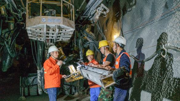 世界最長重載鐵路蒙華鐵路大中山隧道提前5個月貫通 將用于“北煤南運”年輸送量2億噸