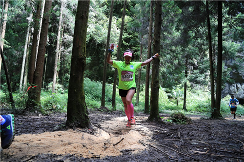 2018年度中國山地馬拉松系列賽-“騰龍洞杯”湖北利川站涼爽開跑