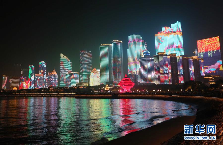 燈光焰火藝術表演在青島舉行