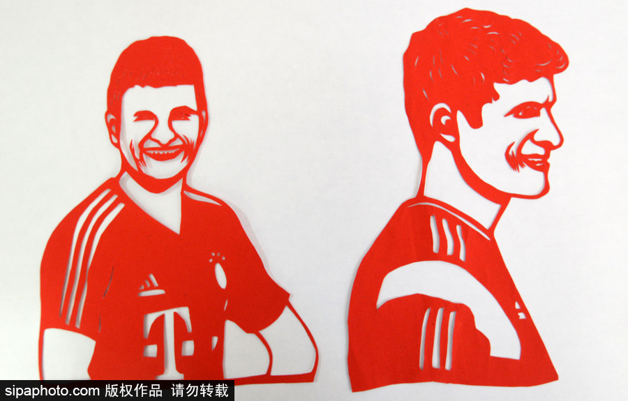 栩栩如生！河北阿姨巧手剪出世界杯球星