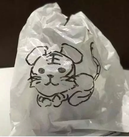 “失戀了,小哥可以給我畫只小腦斧嗎?”盤點(diǎn)外賣小哥收到過的奇葩要求丨外媒說