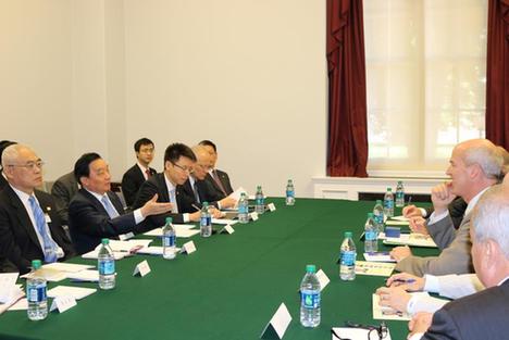 全國人大常委會(huì)副委員長王晨率團(tuán)訪問美國