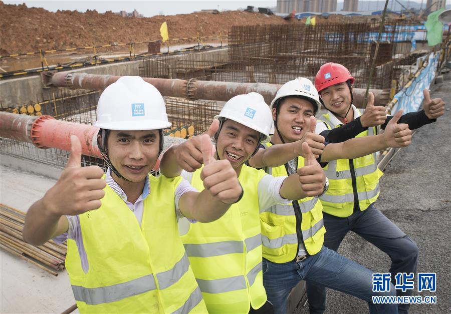 在新時代黨的陽光照耀下前進(jìn)——習(xí)近平總書記關(guān)心關(guān)懷青年和青年工作紀(jì)實