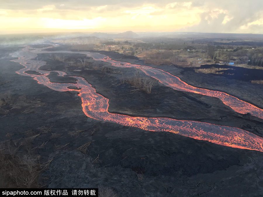 美國基拉韋厄火山持續活躍 巖漿流動似火龍