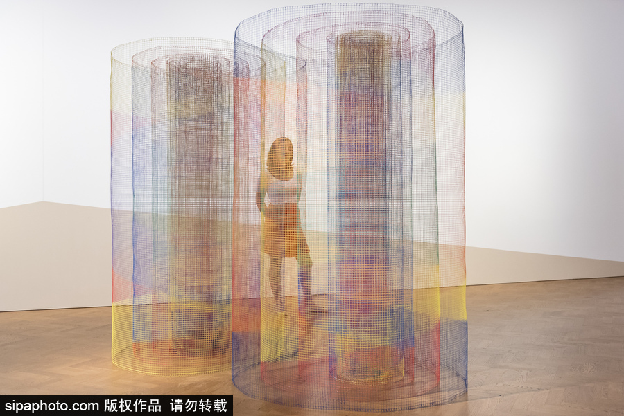 簡(jiǎn)約的線條之美 英國(guó)倫敦舉行極簡(jiǎn)主義作品展