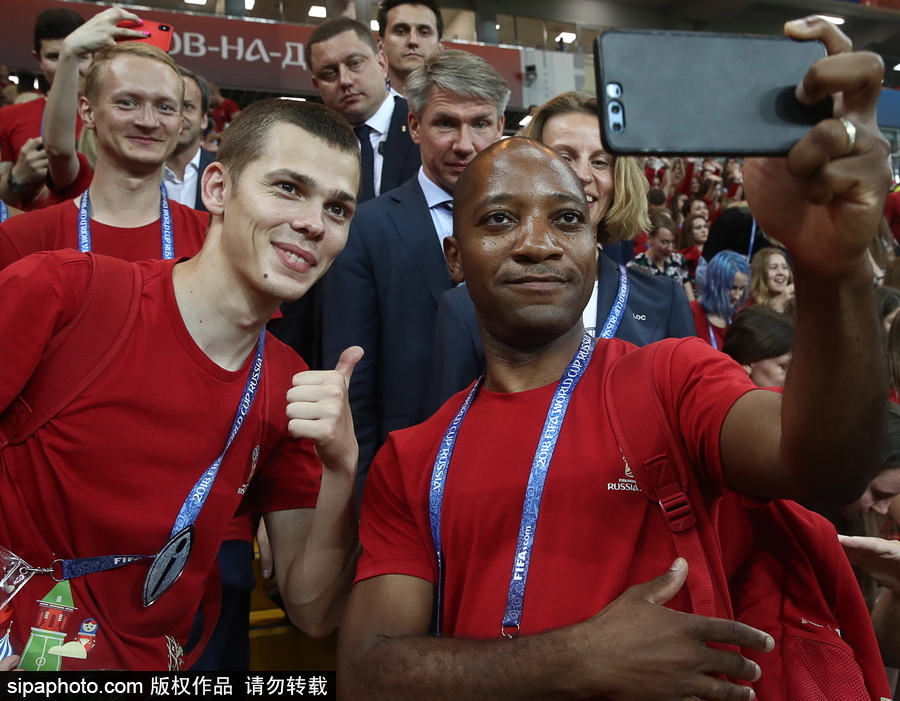 世界杯另一道風(fēng)景線 俄組委會舉行志愿者大會表達(dá)感謝