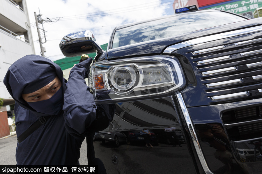 別慌他只是個(gè)司機(jī)！日本推出忍者司機(jī)服務(wù)還可展示技能