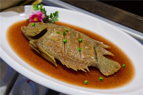 史上最貴“滿漢全席”亮相云南昆明石博會(huì)