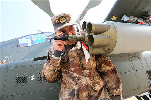 基層軍械師潛心十年攻克直升機校靶難題