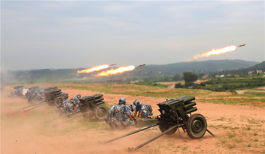 空降炮兵部隊開展跨晝夜實彈演練