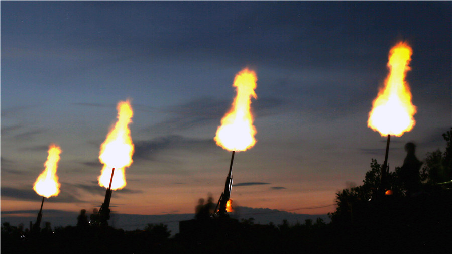 空降炮兵部隊(duì)開(kāi)展跨晝夜實(shí)彈演練