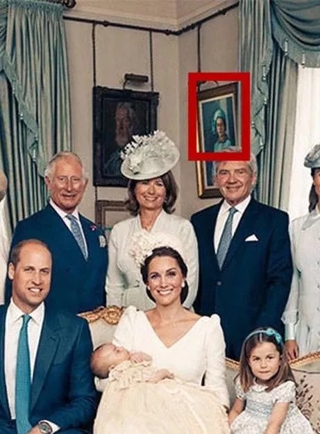 英國王室發布新版全家福，最搶鏡的還是她！