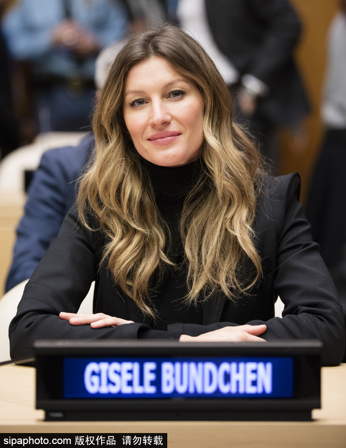 14歲開(kāi)始模特生涯 吉娘娘迎來(lái)自己38歲生日