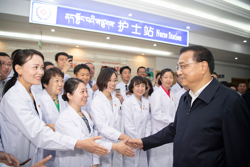 李克強(qiáng)在西藏考察
