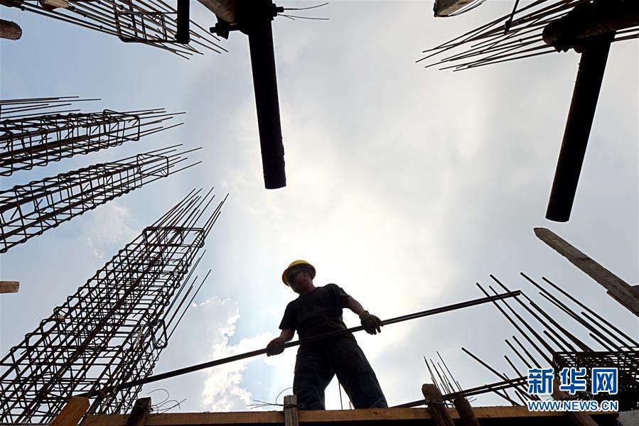 高溫下的城市建設者