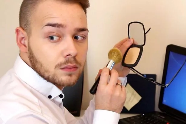 外媒說(shuō):男性成化妝品領(lǐng)域“新主力”,誰(shuí)還不是個(gè)精致的boy