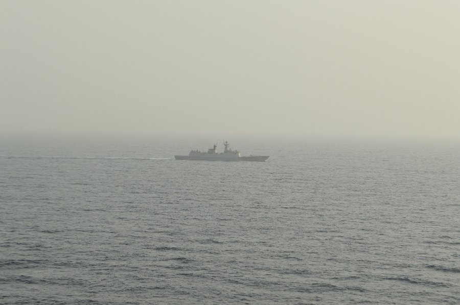 中國海軍濱州艦亞丁灣護(hù)航:如遇緊急情況,可隨時(shí)呼叫