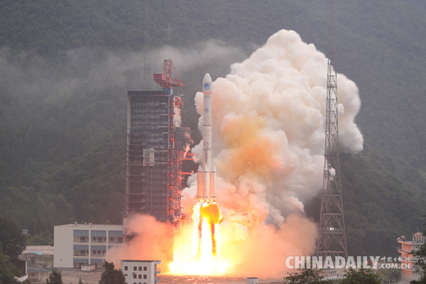 我國成功發射第三十五、三十六顆北斗導航衛星