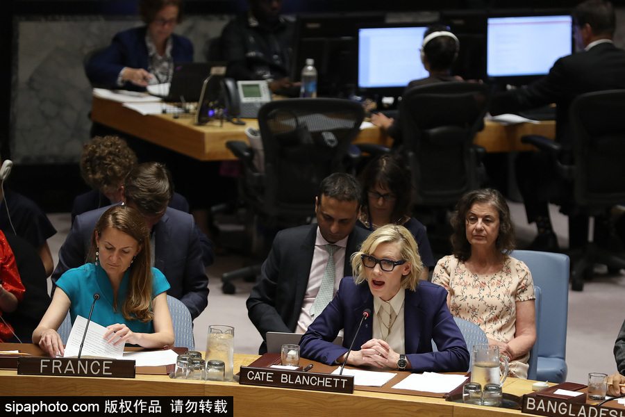 大魔王氣場超強(qiáng)！好萊塢女星凱特·布蘭切特現(xiàn)身聯(lián)合國會(huì)議