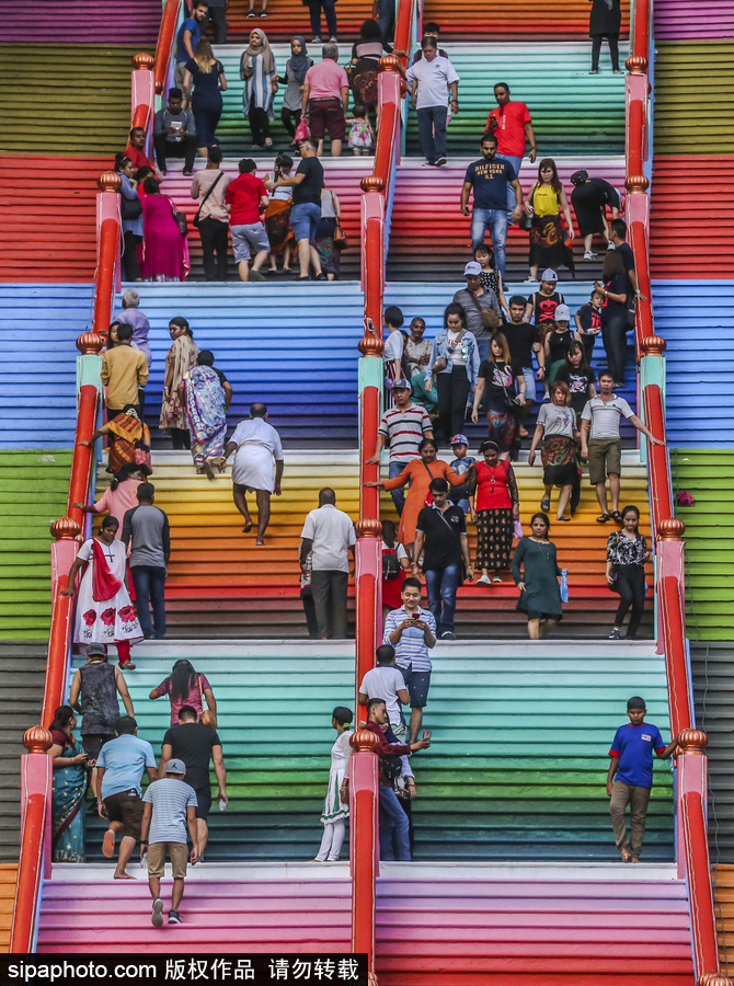 又一“網紅”拍照打卡處！馬來西亞吉隆坡彩虹樓梯成地標性景點