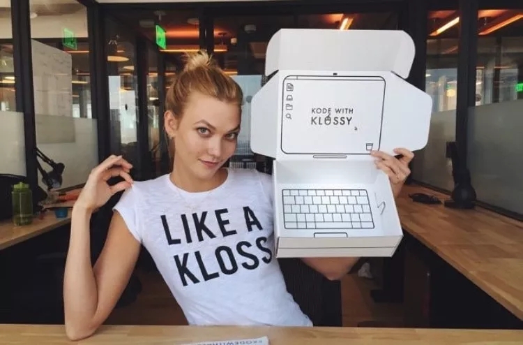 這個維密天使會編程,卻遭網友嘲諷,長得漂亮頭腦就一定不好嗎?