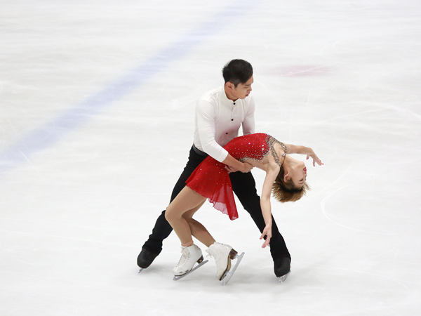 全國花滑大獎賽青島落幕,金博洋新節目很“瘋狂”