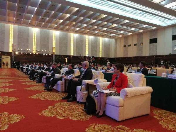 “健康絲綢之路”建設暨第二屆中國—東盟衛(wèi)生合作論壇在廣西南寧召開