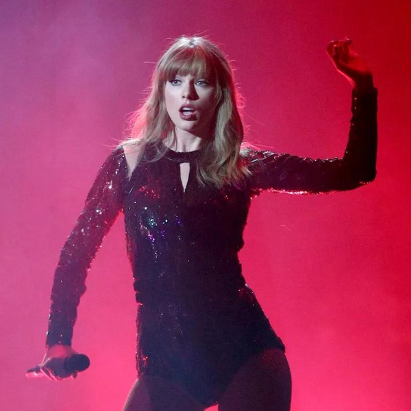 霉霉打破沉默表達(dá)政治立場(chǎng),特朗普:對(duì)她歌的喜愛減少25%丨外媒說