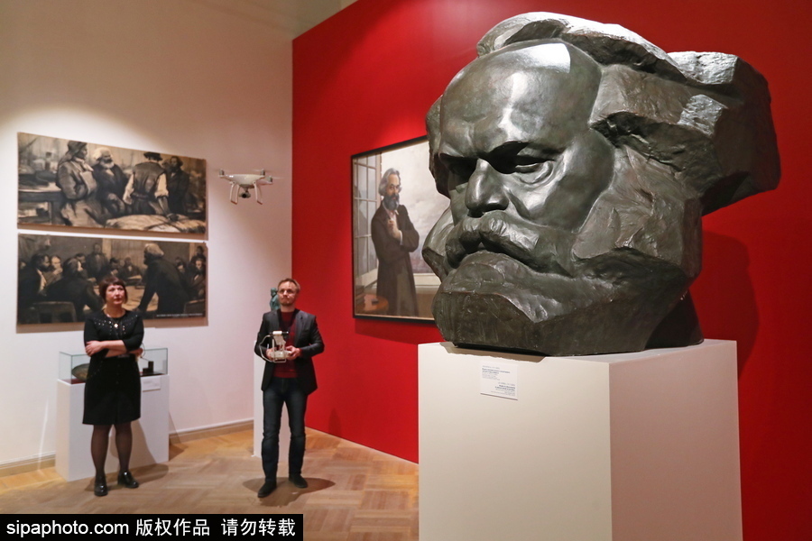 俄羅斯博物館紀念馬克思誕辰200周年 舉行“永遠的卡爾·馬克思”展覽藝術作品展覽