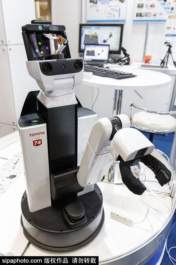 “阿童木”外形機(jī)器人吸引眼球！2018年世界機(jī)器人峰會(huì)在東京舉行