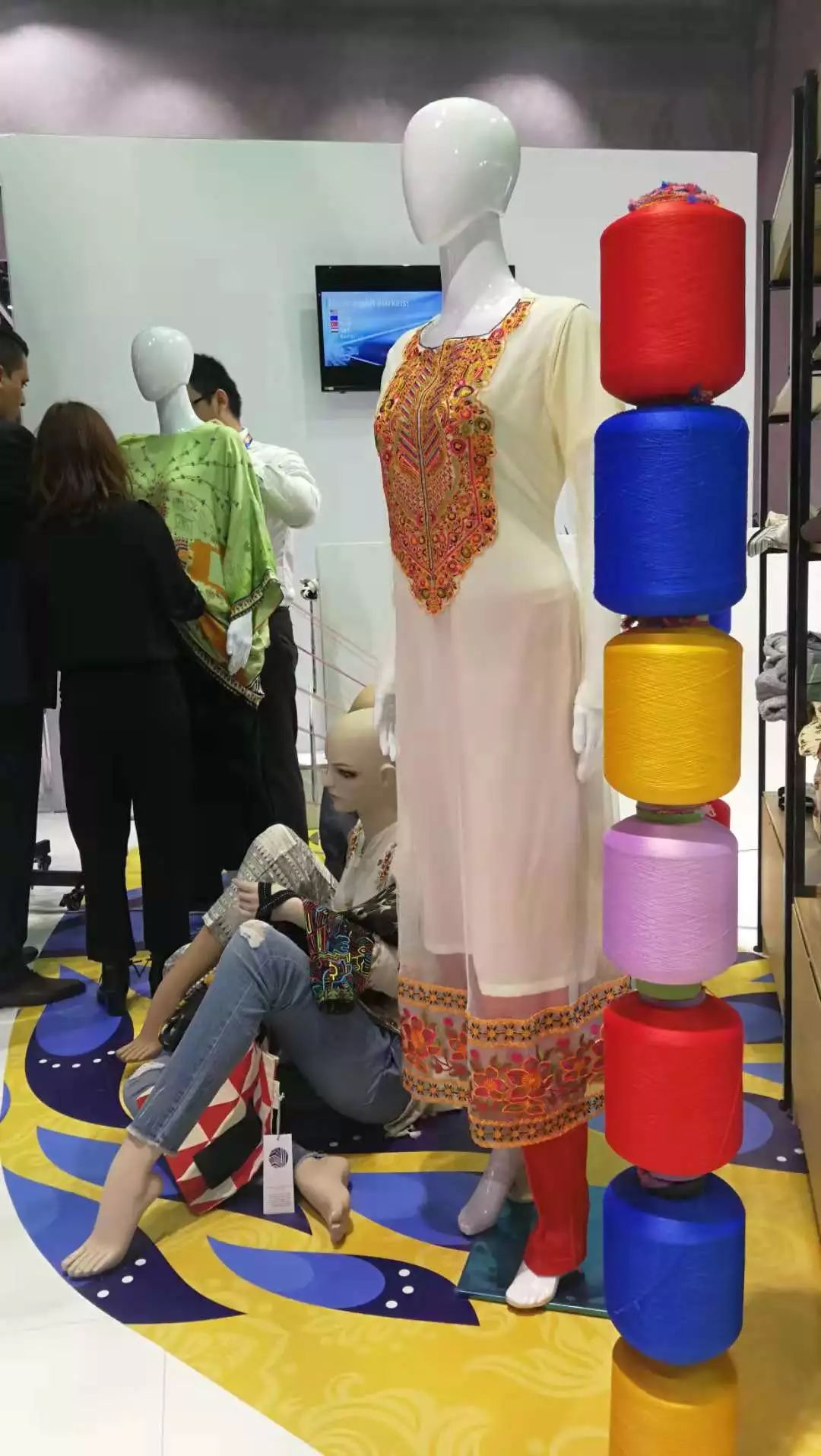 1 時政新聞眼|開幕式結束后,習近平“巡館”看了些什么?