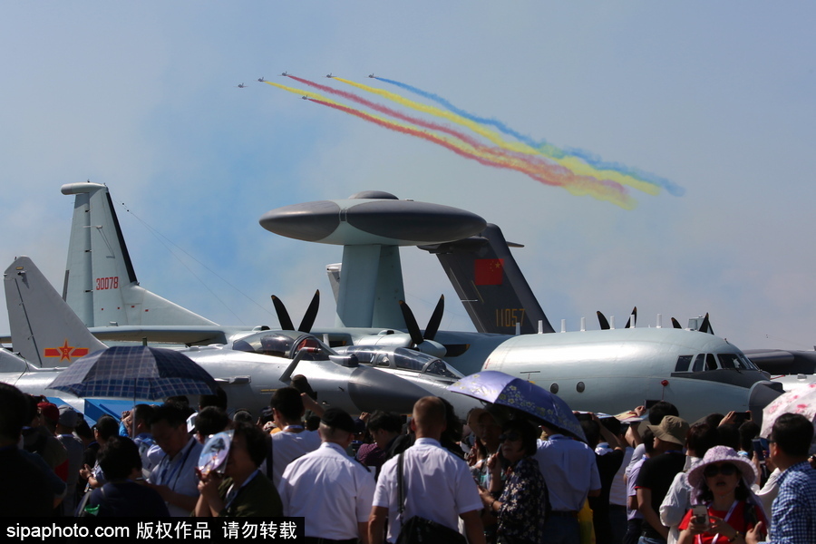飛行表演“秀翻天”！ 珠海航展精彩瞬間不容錯過
