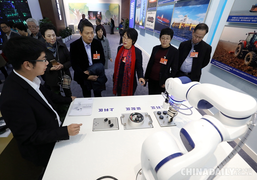 全國政協委員參觀“偉大的變革——慶祝改革開放40周年大型展覽”