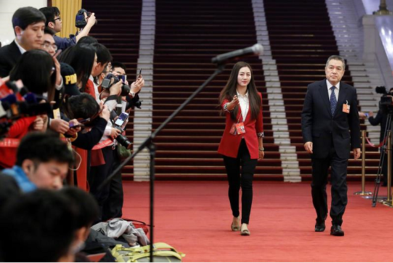 兩會(huì)圖集:在“部長(zhǎng)通道”接受采訪(fǎng)的部長(zhǎng)們