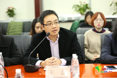 “中國綠色網(wǎng)絡(luò)建設(shè)與青少年健康成長”兩會(huì)代表委員座談會(huì)舉行