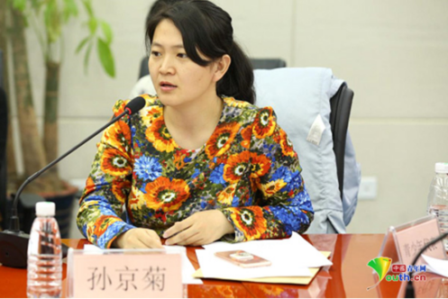 “中國綠色網(wǎng)絡(luò)建設(shè)與青少年健康成長”兩會(huì)代表委員座談會(huì)舉行