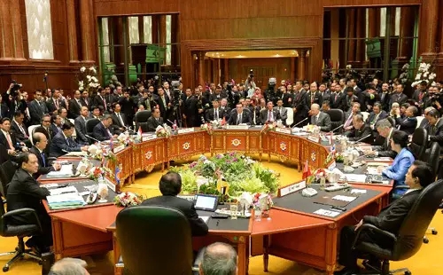 李克強(qiáng)歷次出席東亞峰會(huì)向世界傳遞出什么信號(hào)?