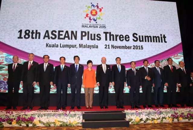 李克強(qiáng)歷次出席東亞峰會(huì)向世界傳遞出什么信號(hào)?