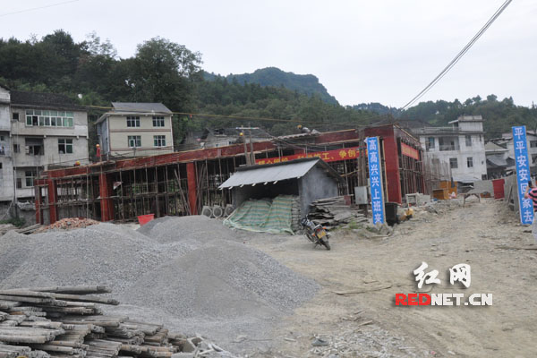 【網(wǎng)絡(luò)媒體走轉(zhuǎn)改】永順三家田村:小基金大作用 留下永不撤走的扶貧隊(duì)