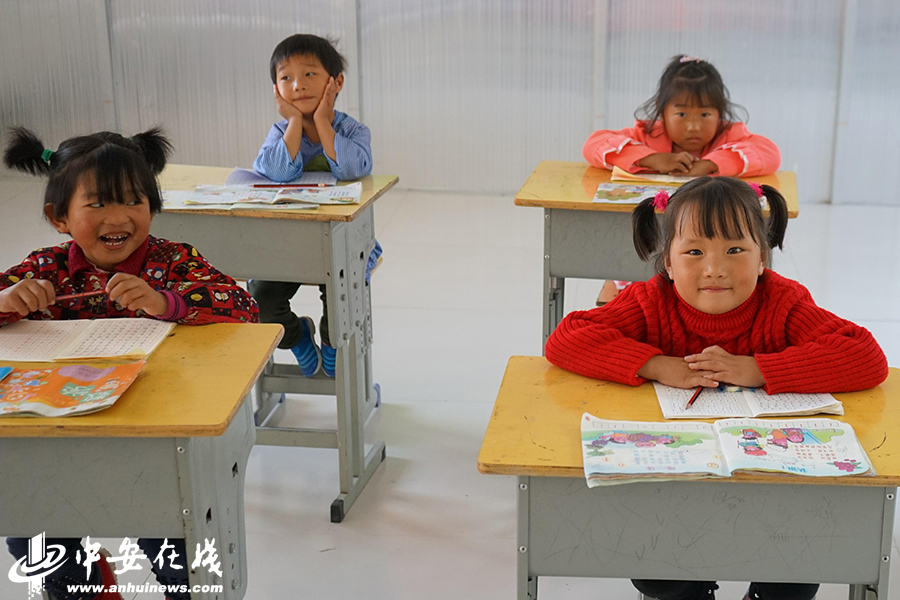 笑一笑 拍個照 俺們不再是貧困戶!——金寨縣迎河村的22張燦爛笑臉