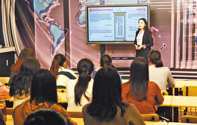 【領(lǐng)航新征程】重慶高校用榜樣宣講、翻譯比賽、微課堂比賽等創(chuàng)新形式宣講十九大精神 讓十九大精神浸潤(rùn)高校學(xué)子心