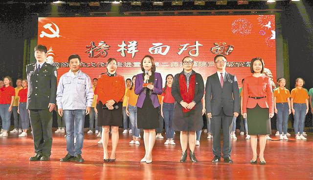 【領(lǐng)航新征程】重慶高校用榜樣宣講、翻譯比賽、微課堂比賽等創(chuàng)新形式宣講十九大精神 讓十九大精神浸潤(rùn)高校學(xué)子心