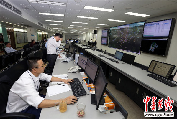 【十九大精神進(jìn)央企】機(jī)務(wù)工程師劉宇輝:做一名飛機(jī)的遠(yuǎn)程“聽診人”